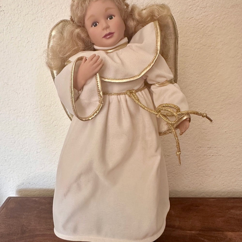 1993 Holiday Creations NOEL Angel Animated Figure 16 “ Tall